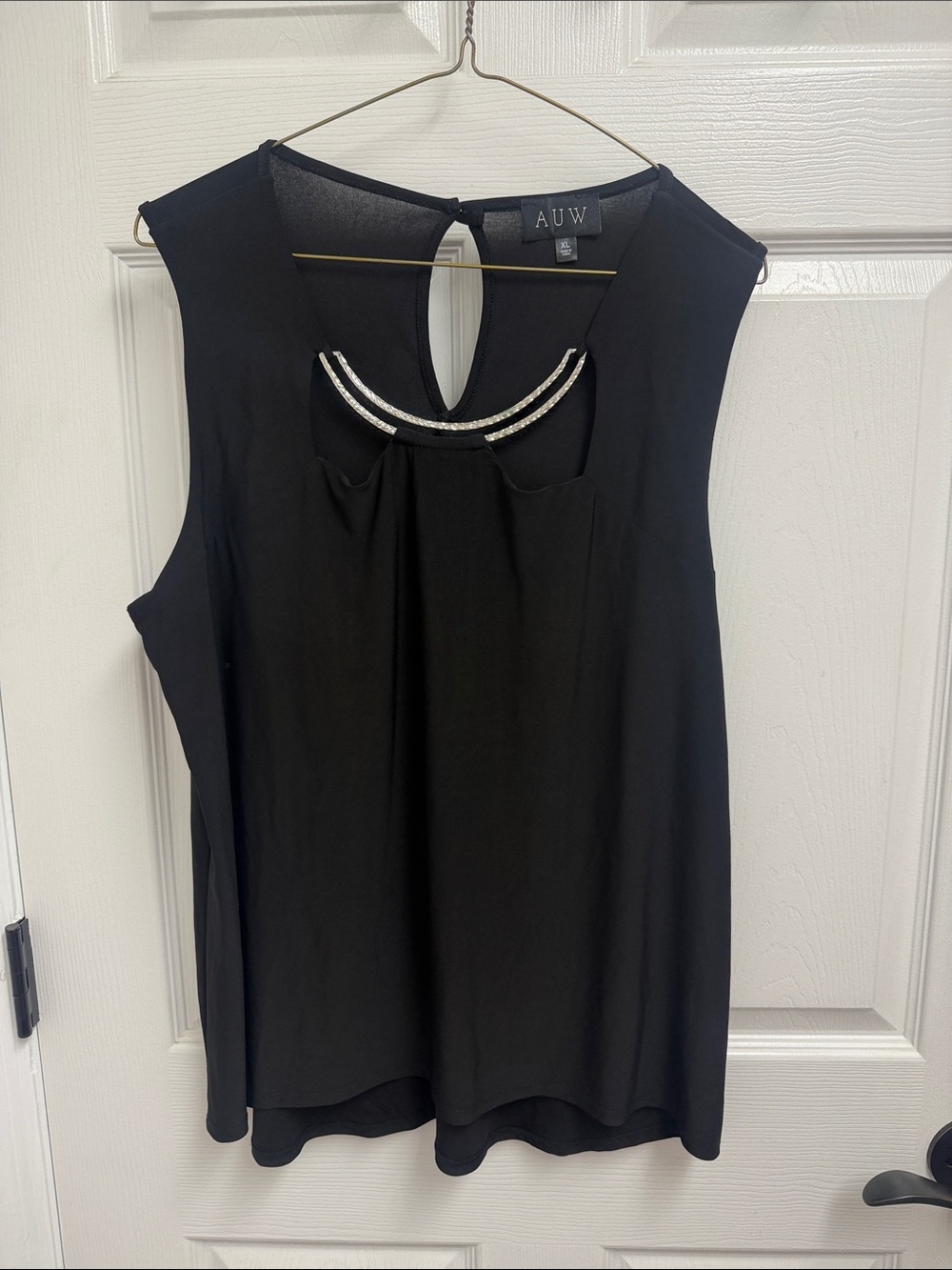 AUW Black top with Silver Accent never worn no tag. XL